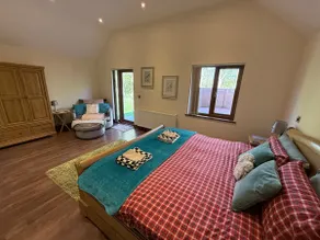 Poppy Lodge-Tranquil-Fishing-Hot Tub-7m to Beach - Image 3