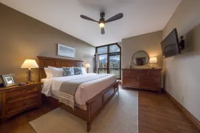 Timberstone Ski-In/Ski-Out Retreat with Hot Tub - Image 5