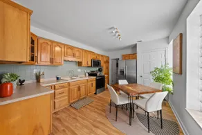 Cozy 2BR Over Bakery | Walk to Bars, Lake & More - Image 4