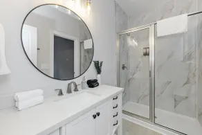 The Briar ~ Sleek 3BR Near DT w/Outdoor Area - Image 5