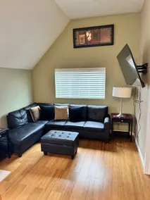 Exclusive South Hill Apartment - Image 2