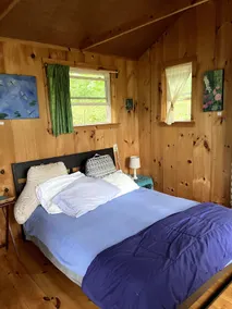 Artsy Pine Cabin in the Woods - Image 5