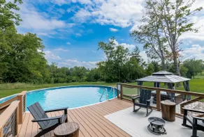 Barrel Top Bourbon House. Pool, Speakeasy, Golf - Image 2
