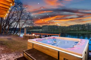 Riverfront: HotTub, Sauna, ColdPlunge, FirePit - Image 5