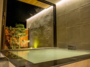Luxury Hakone Villa: Private Onsen, Sauna & Pool - Image 3