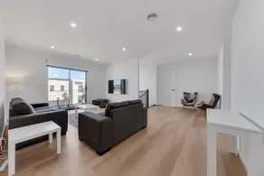 Spacious 5BR Luxury Getaway in Truganina - Image 3