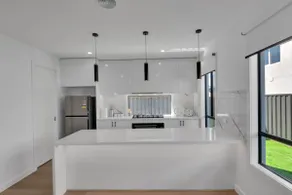 Spacious 5BR Luxury Getaway in Truganina - Image 5