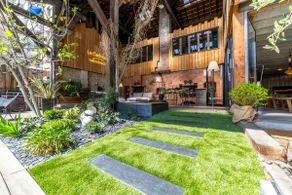 Exceptional loft with pool in the heart of Brive - Image 2