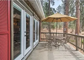 Pine Cone Cottage: Woodland Escape - Image 3
