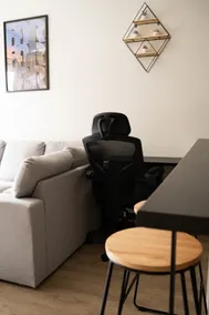 Modern Downtown Stay - Image 3