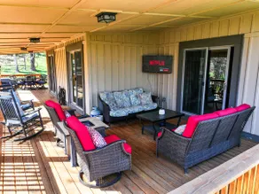 Huge decks, Hot Tub, Fire Pit & Dog Friendly - Image 5