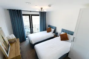 Penthouse Stunning Views, Free Parking - Image 3