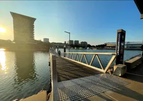Zen by the Coast: 2-BR Cozy Retreat Near Uni/Shops - Image 4