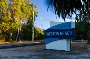 B37 Located in the Resort of Footprints Preston Beach - Image 3