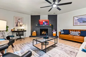 Modern Austin Home | 2 Kings+4BR+DT+Games+BBQ - Image 3