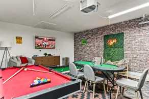 Modern Austin Home | 2 Kings+4BR+DT+Games+BBQ+Yard - Image 2