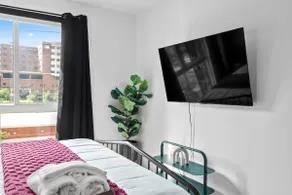 King Bed | 2 min walk > UAB Med | Close to Regions - Image 4