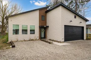 Modern Lake House 3 Blocks from the Lake! - Image 2