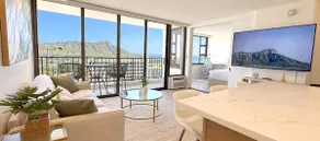 YAMA 1 BR SUITE | Diamond Head View + Ocean Peek - Image 3
