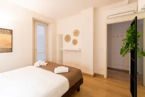 Comfort and privacy, in a very central location - Image 4