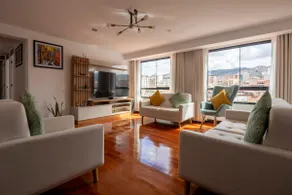 Modern Apartment | 10 Min to City Center - Image 1