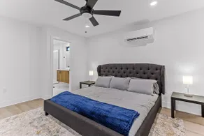 Cozy Home - Private Parking 3BR - Image 5