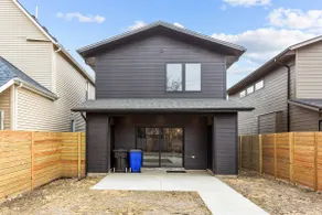 Cozy Home - Private Parking 3BR - Image 2