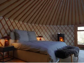 Yurt with wood-burning stove, sauna and starry sky - Image 2