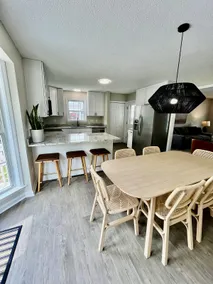 Haven for 12-New mattresses,4tvs,firepit &foosball - Image 3