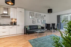 Queens Crescent - Stylish retreat and Tranquil - Image 5