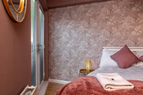 Queens Crescent - Stylish retreat and Tranquil - Image 3