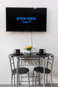 F5 Modern Studio Flat - Prime TV - Parking - Wi-Fi - Image 2