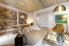 Arty & refined stay in the world of Camellia - Image 5