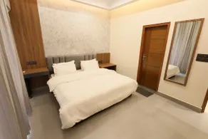 Mountain View 1BHK + Terrace | Jolly Grant Airport - Image 3