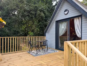 Cear 2- Private Hot Tub- Perth-Pet Friendly Lodge - Image 2