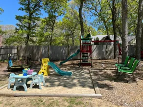 Beautiful spacious Cape Cod house with a large and private yard near beaches - Image 3