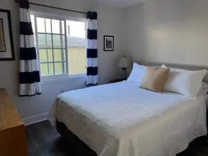 Steps to Beach & Bites: Catalina Island Retreat! - Image 3