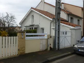 entire place in a detached house - Image 2
