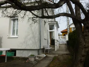 entire place in a detached house - Image 4