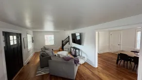 Newley renovated Spacious 4BR, Near town, parking - Image 5
