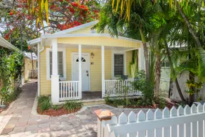 NEW! - The Jolly Rooster Cottage - Walk to Duval - Image 2