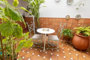 3-story house with private patio and solarium - Image 3