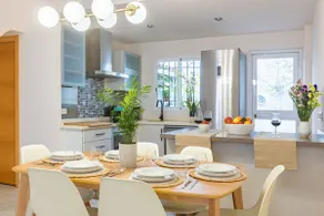 3-story house with private patio and solarium - Image 3