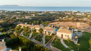 Bliss Villa 3 with private swimming pool - Image 4