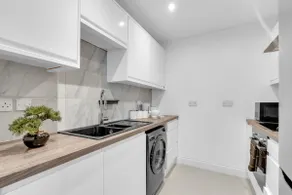 Leaf & Lounge - Free Parking , En-Suite, Near Wembley - Image 3