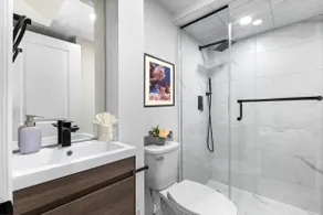 High Park Grove Modern 1B1B, Kitchen, Laundry - Image 4