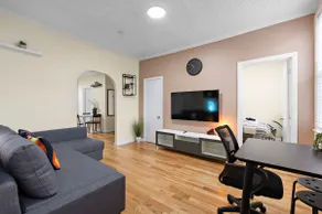 Music-Themed 2BR Apartment/few minWalk to PATH/NYC - Image 2