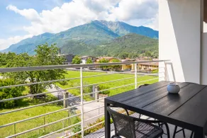Apartment with a terrace overlooking the mountains - Image 2