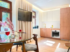 Secret Garden Kraków - Wonderful City Centre Apartment - Ground Floor - Quiet Location - Image 2