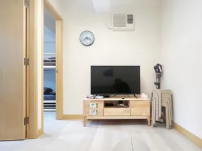 Causeway Bay MTR Station 3 mins 2 Bedrooms 5 Beds Hysan Place/Times Square/Sogo Department Store - Image 2